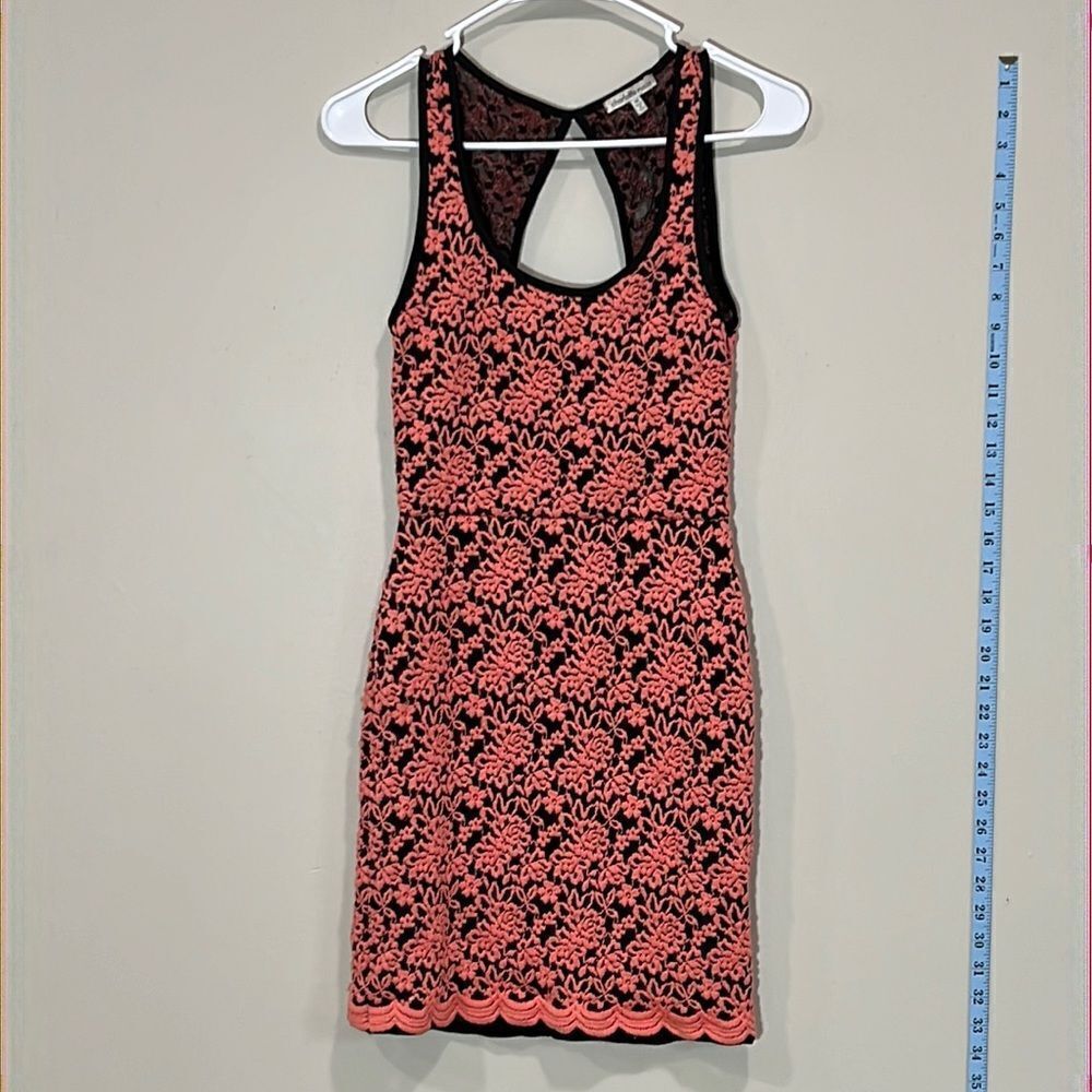 Beautiful Floral Sleeveless Mini Dress By Charlotte Russe. Size Medium.